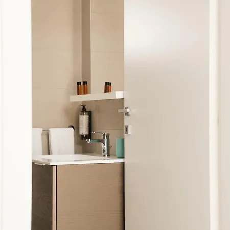 Dieci By Comorooms Apartment Como