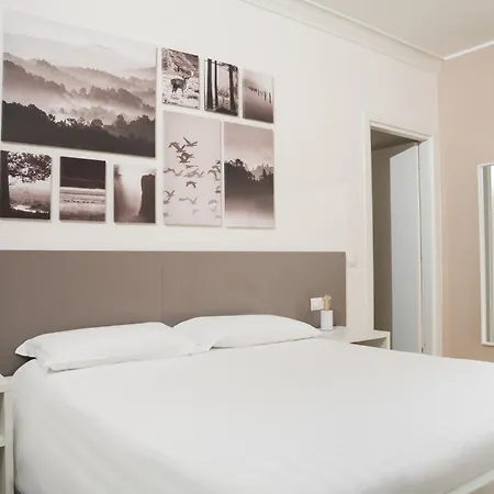 Dieci By Comorooms Apartment