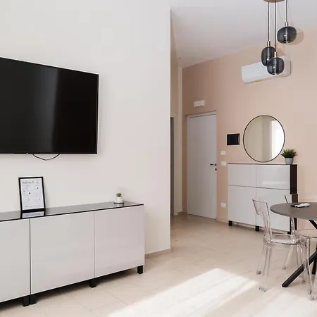 Dieci By Comorooms アパート