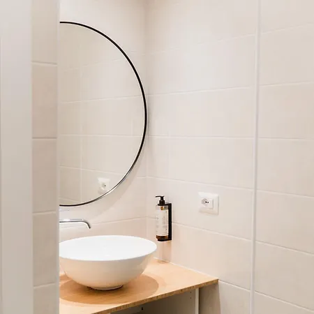 Dieci By Comorooms Apartment