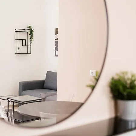 Dieci By Comorooms *