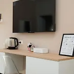 Dieci By Comorooms Apartment