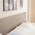 Dieci By Comorooms Apartment Como