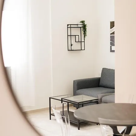 Dieci By Comorooms Apartment *