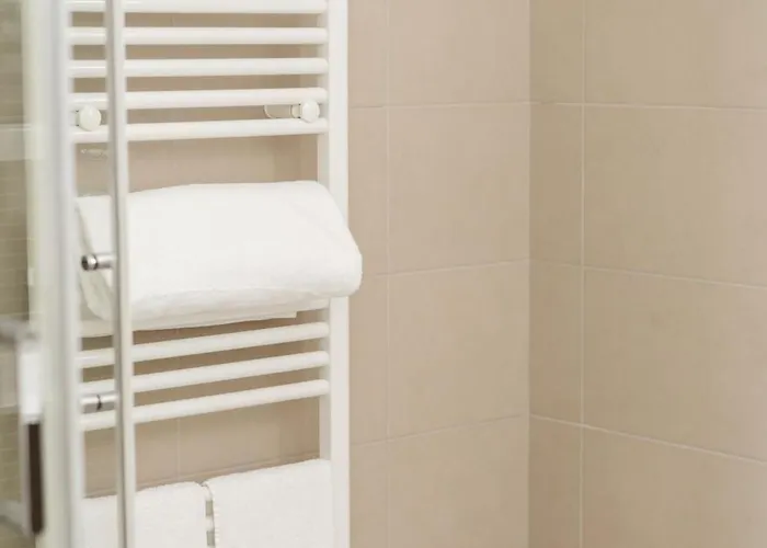 Dieci By Comorooms *