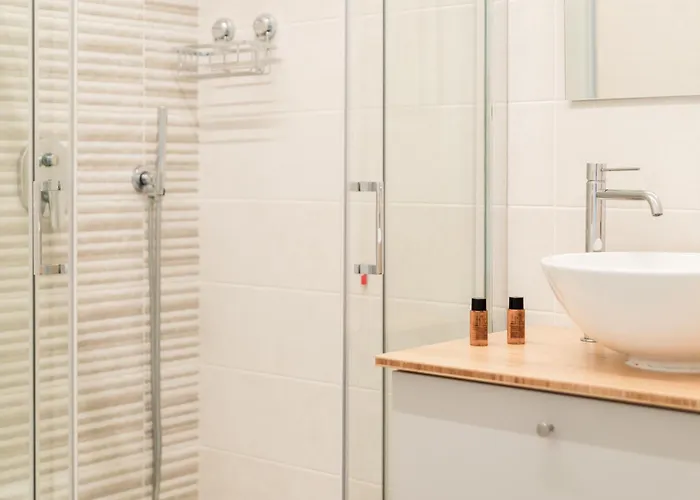 Dieci By Comorooms *