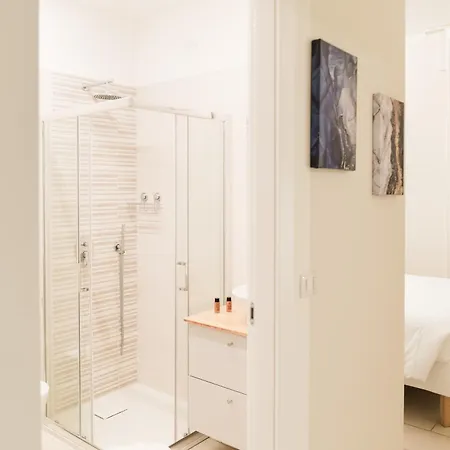 Dieci By Comorooms Apartment *