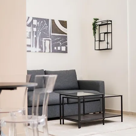 Dieci By Comorooms Apartment