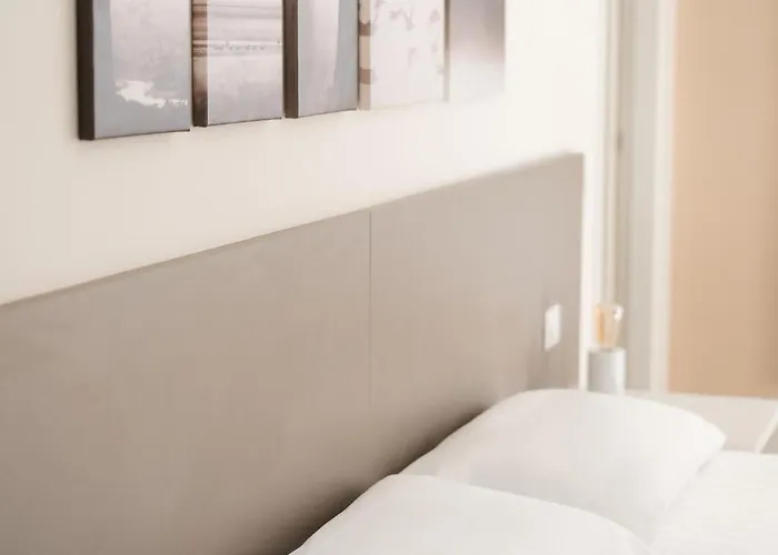 Dieci By Comorooms Apartment Como