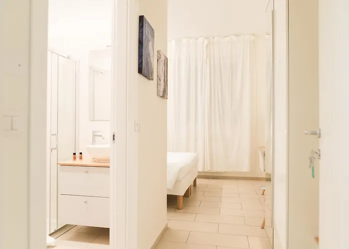 Dieci By Comorooms Apartment Como